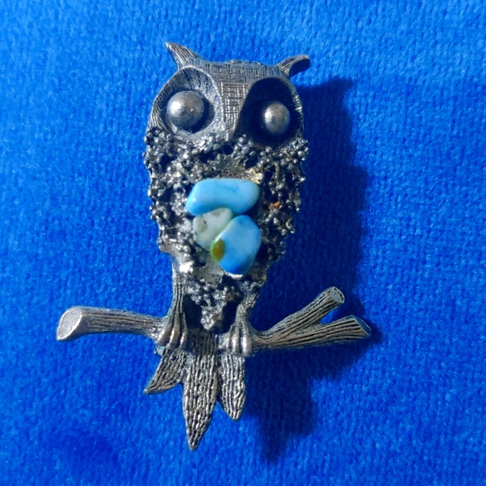 Pendant Owl | SILVER color | Size Appx: 1 1/2" Long X 1" wide